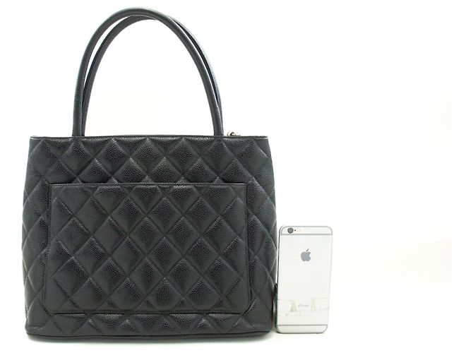 Bolso de hombro de caviar plateado CHANEL con medallón negro SV - vista 3