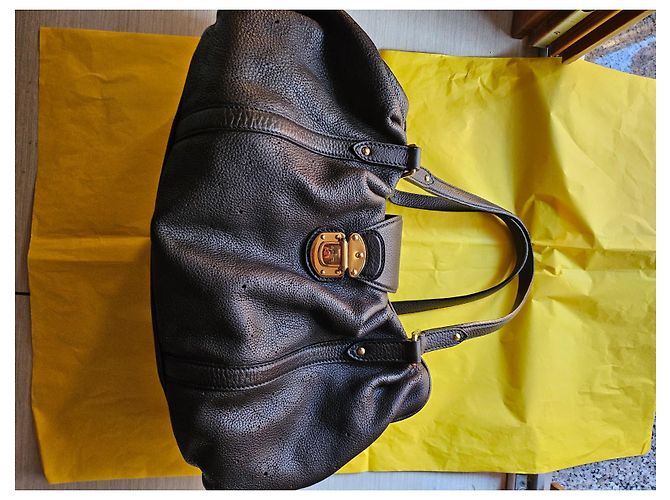 Mahina Babylone Borsa Tote Louis Vuitton Mahina in Pelle Marrone Cioccolato Marrone scuro - vista 2