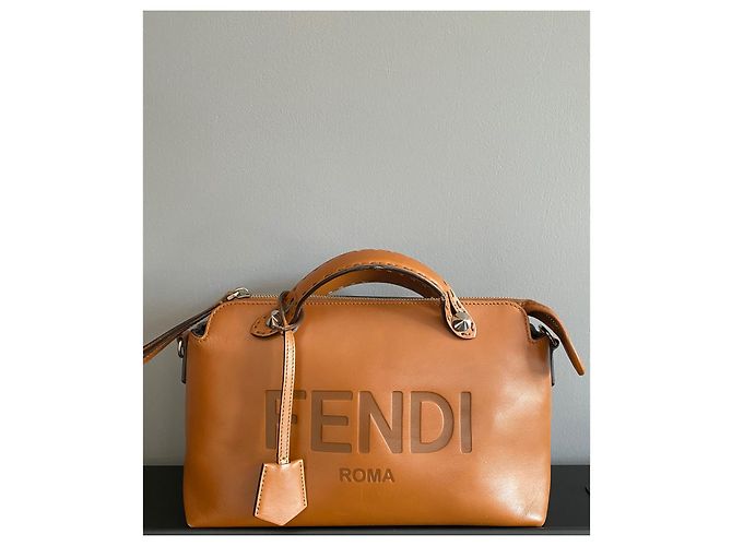Fendi By the Way Borsa Boston Medium in pelle marrone - vista 2