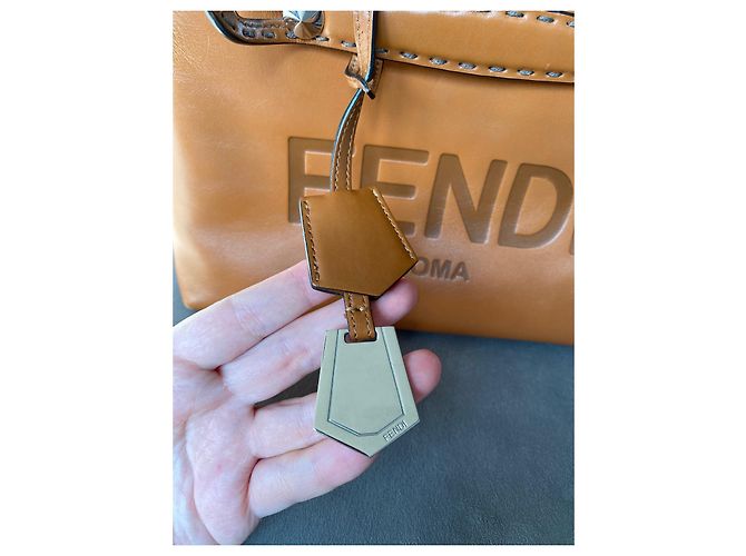 Fendi By the Way Borsa Boston Medium in pelle marrone - vista 7