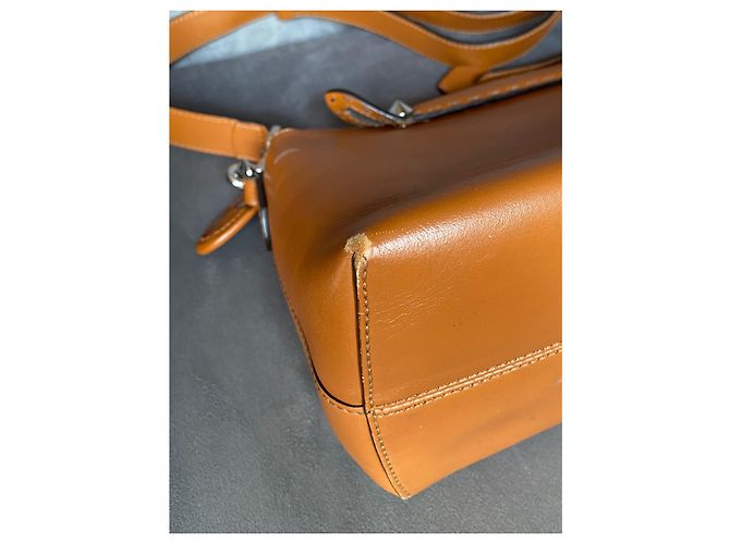 Fendi By the Way Borsa Boston Medium in pelle marrone - vista 9