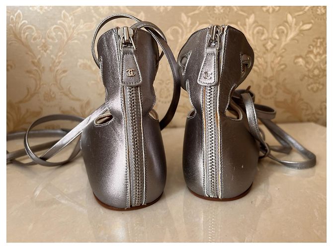 Sandali Chanel Argentati in Pelle Argento - vista 5