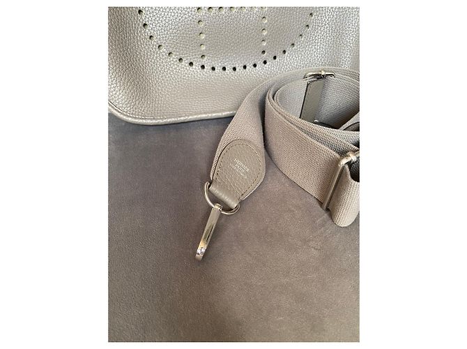 Borsa Hermès Evelyne 29 PM Etoupe Pelle Taurillon Clemence - vista 10