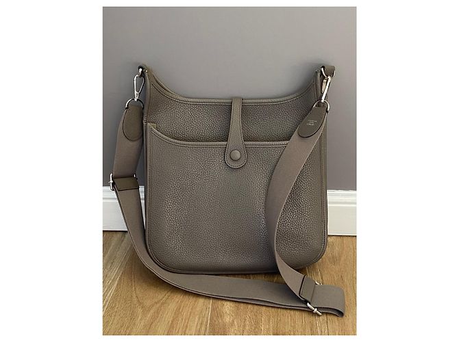 Borsa Hermès Evelyne 29 PM Etoupe Pelle Taurillon Clemence - vista 19