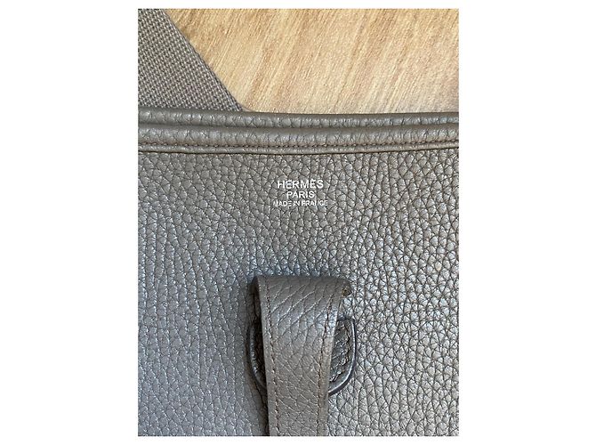 Borsa Hermès Evelyne 29 PM Etoupe Pelle Taurillon Clemence - vista 20