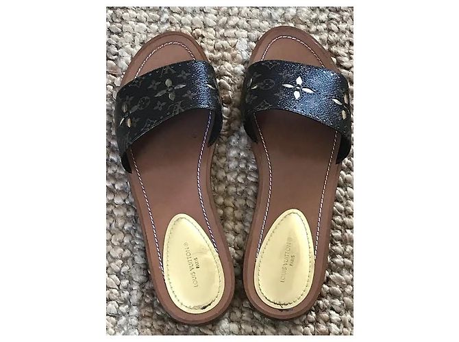 Louis Vuitton Mule piatte Lock It Marrone D'oro - vista 3