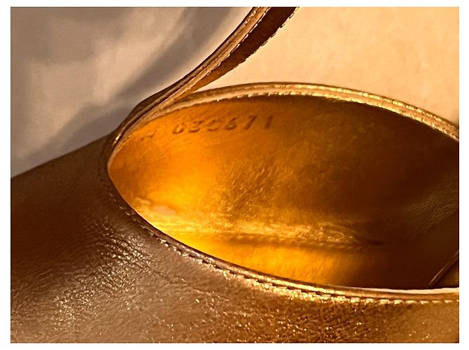 Décolleté Chanel in pelle dorata D'oro - vista 9