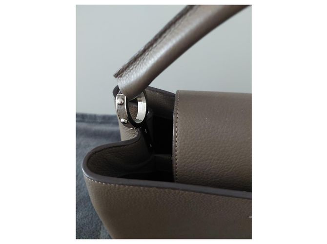 Borsa a mano Louis Vuitton Capucines MM Beige in pelle - vista 4