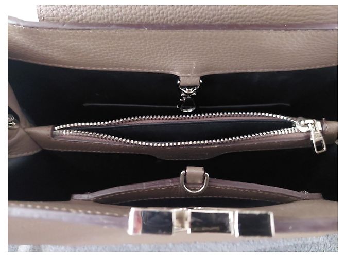 Borsa a mano Louis Vuitton Capucines MM Beige in pelle - vista 6