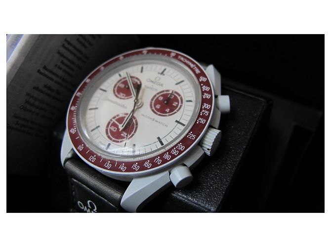 Omega x Swatch Mission to Pluto Keramik Uhr Weiß Rot - Ansicht 3