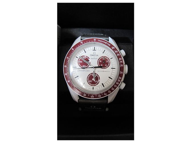 Omega x Swatch Mission to Pluto Keramik Uhr Weiß Rot - Ansicht 4