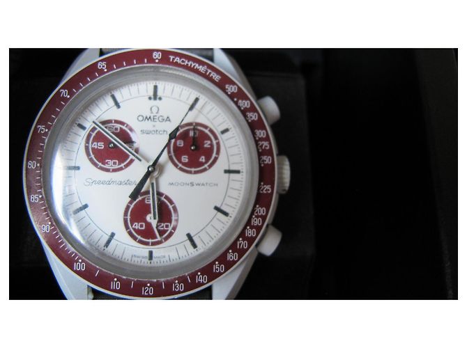 Omega x Swatch Mission to Pluto Keramik Uhr Weiß Rot - Ansicht 5