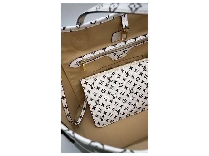 Cité Louis Vuitton Neverfull MM Monogram Giant Beige - vista 10