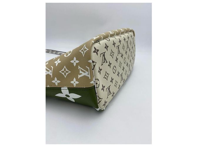 Cité Louis Vuitton Neverfull MM Monogram Giant Beige - vista 13