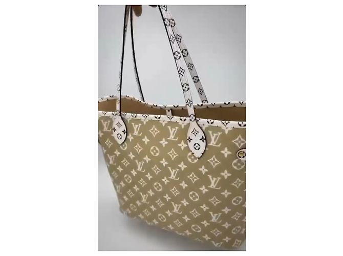 Cité Louis Vuitton Neverfull MM Monogram Giant Beige - vista 3