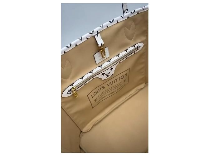 Cité Louis Vuitton Neverfull MM Monogram Giant Beige - vista 5