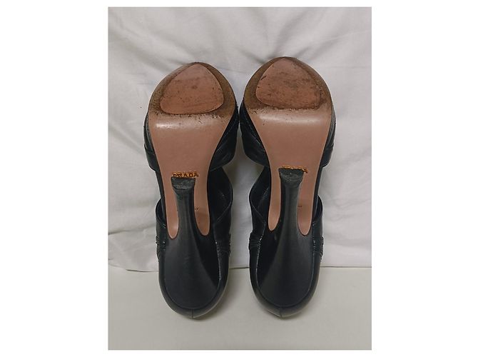 Décolleté Prada in pelle nera con punta aperta Nero - vista 8