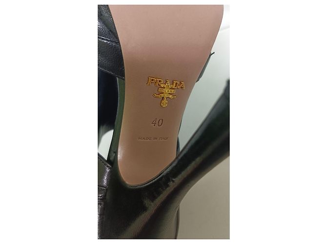 Décolleté Prada in pelle nera con punta aperta Nero - vista 9