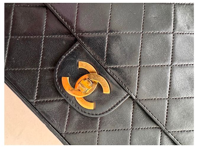 Timeless Borsa a mano Chanel in agnello nero con finiture oro - vista 14