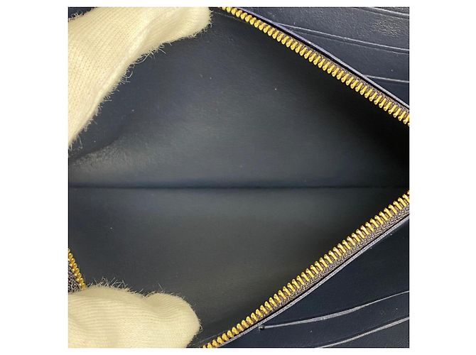 Cartera Larga Louis Vuitton Capucines M80435 Azul marino - vista 8