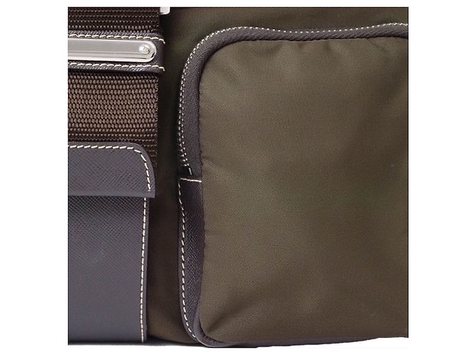 Prada Khaki Nylon Schultertasche - Ansicht 10
