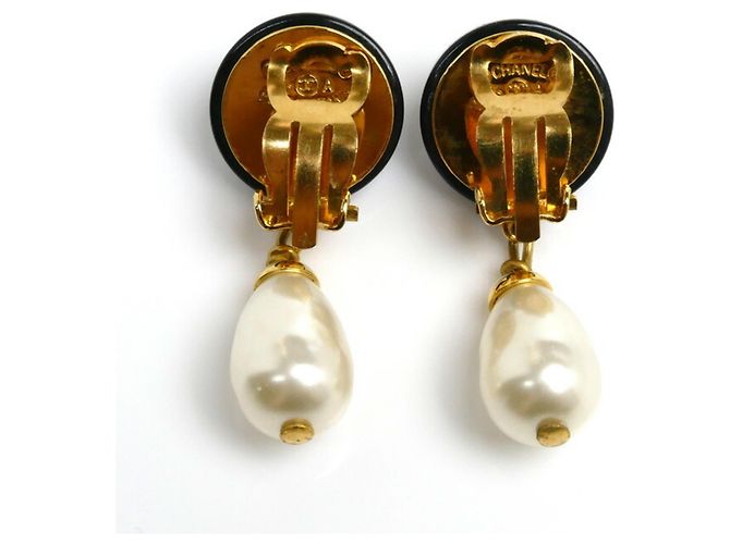 Orecchini a clip Chanel GP perle finte Coco Mark Nero D'oro - vista 2