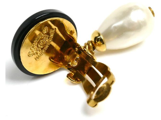 Orecchini a clip Chanel GP perle finte Coco Mark Nero D'oro - vista 4