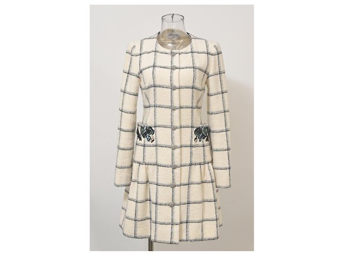 Timeless Chanel Midi Besticktes Kleid aus Creme-Tweed Weiß Roh - Ansicht 6