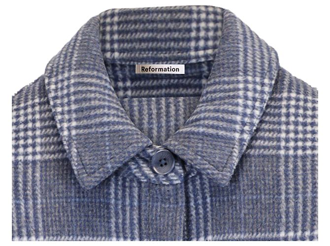 Reformation Karomuster Button-Down Jacke aus blauer Wolle - Ansicht 3