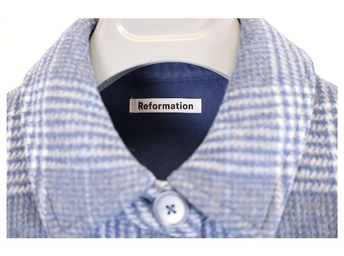 Reformation Karomuster Button-Down Jacke aus blauer Wolle - Ansicht 6