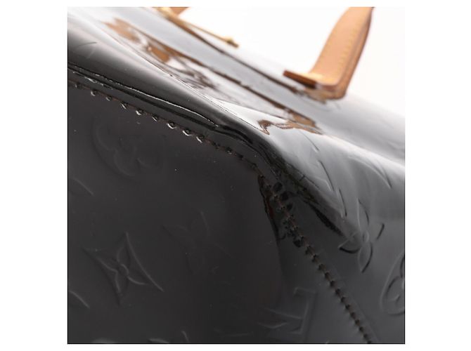 Borsa Louis Vuitton Vernis Bellevue PM Amarante Nero Bordò - vista 8
