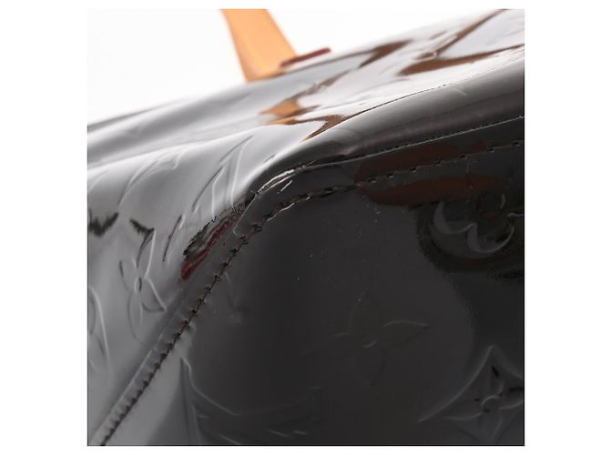 Borsa Louis Vuitton Vernis Bellevue PM Amarante Nero Bordò - vista 9