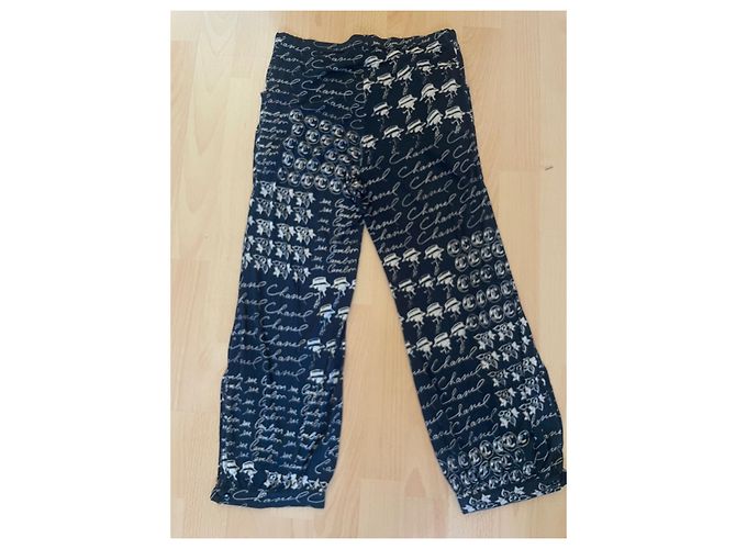 Chanel 3/4 Hose mit CC Monogramm aus Modal Schwarz - Ansicht 9