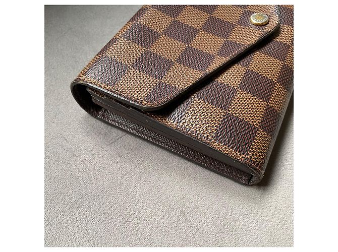 Louis Vuitton Billetera Sarah Damier Ebene Marrón Castaño - vista 4