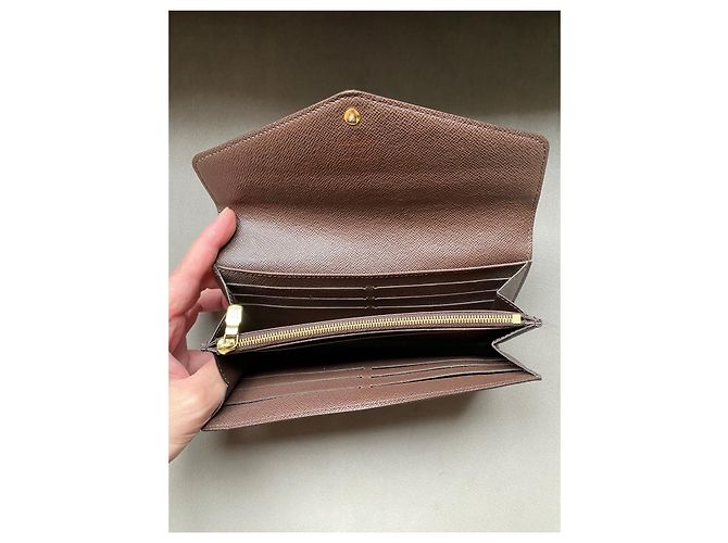 Louis Vuitton Billetera Sarah Damier Ebene Marrón Castaño - vista 9