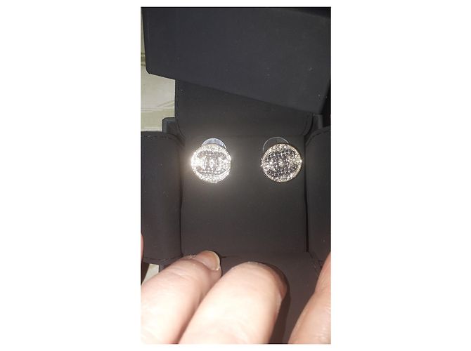 Orecchini Chanel in metallo argento Silver hardware - vista 3