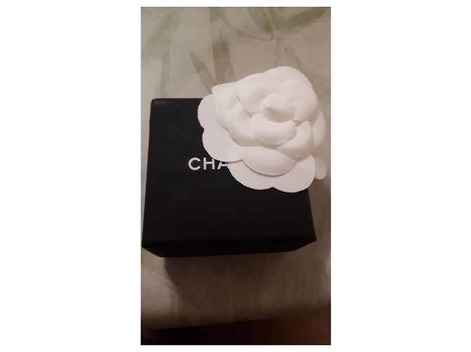 Orecchini Chanel in metallo argento Silver hardware - vista 6