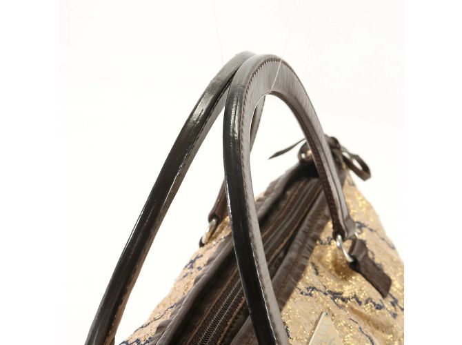 Borsa in tela dorata e pelle Triangle di Prada - vista 6