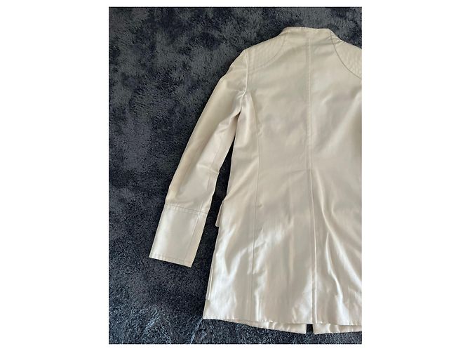 Gucci by Tom Ford Spring Summer 2003 Multipocket White Coat. - view 8