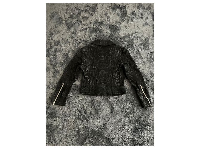 Chaqueta de python con cremallera asimétrica de Roberto Cavalli. Negro - vista 2