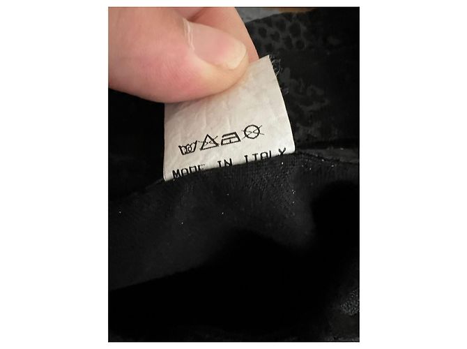 Chaqueta de python con cremallera asimétrica de Roberto Cavalli. Negro - vista 6