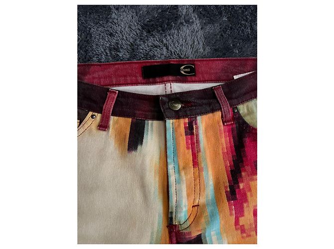 Línea Roberto Cavalli "Just" Primavera Verano 2001 Jeans con Estampado de Cara Pixel. Multicolor - vista 5