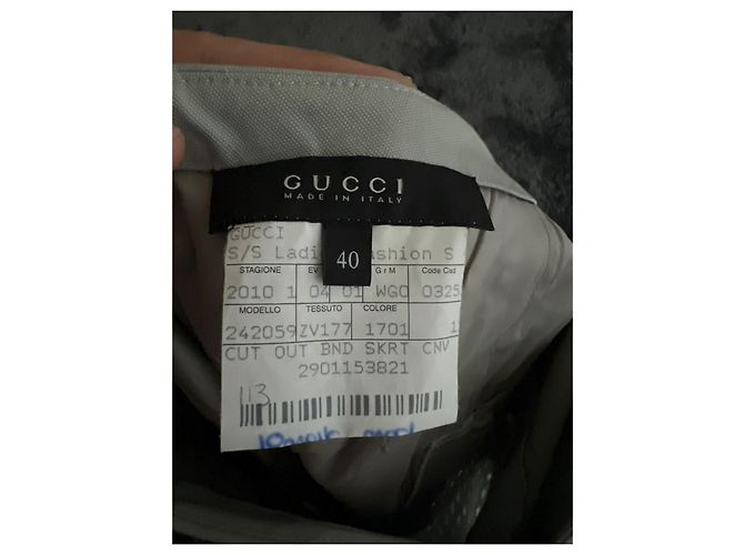 Falda de bondage gris de Gucci por Frida Giannini Primavera Verano 2010. - vista 7