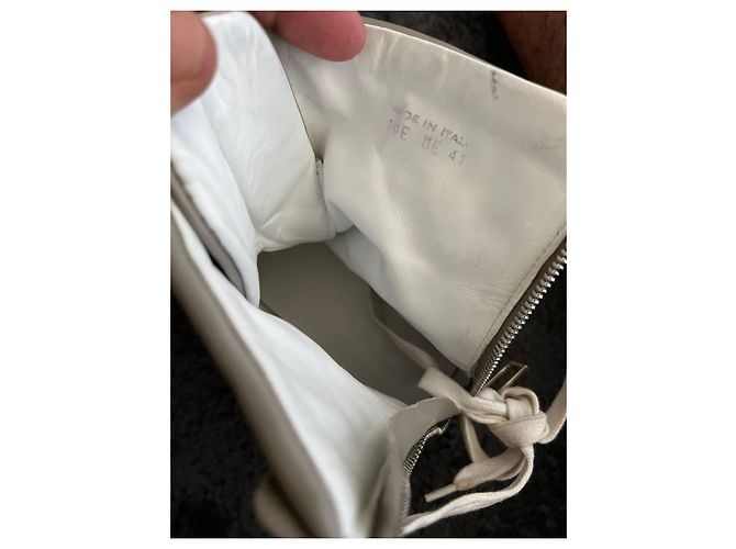 Dior di Kris Van Assche Autunno Inverno 2010 Sneakers con lacci e zip. Grigio - vista 5