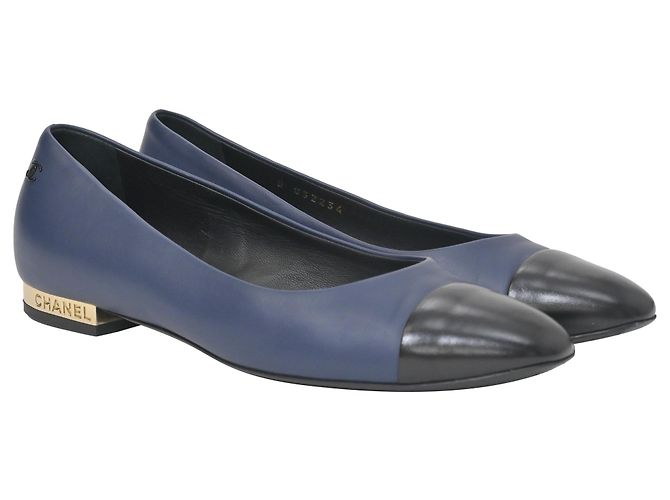 Timeless Ballerine Chanel con punta in pelle blu e nera - vista 4