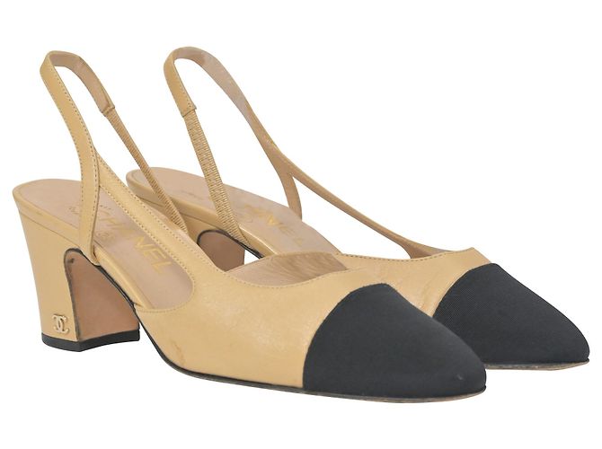 Timeless Pumps Slingback Chanel in pelle beige - vista 4