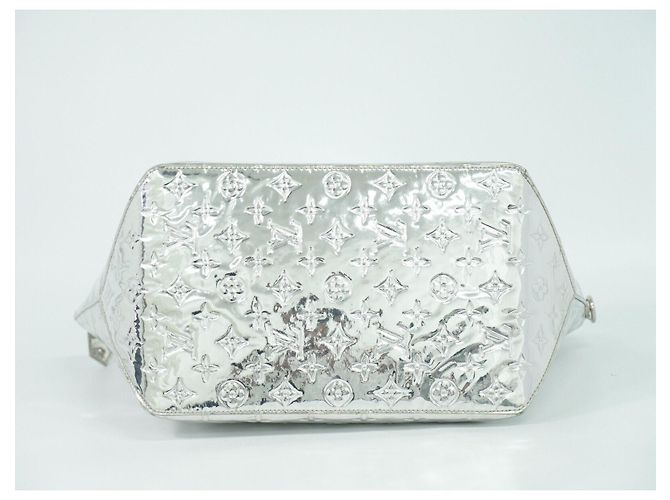 Louis Vuitton Bellevue Argento - vista 3