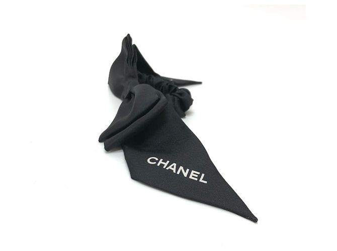 Scrunchie in twill di seta nera Chanel Nero - vista 3
