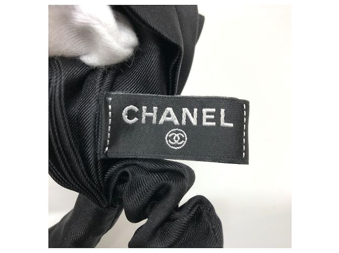 Scrunchie in twill di seta nera Chanel Nero - vista 6