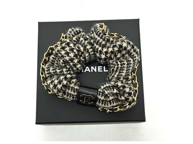 Chanel Coco Marchio Houndstooth Hair Chain Scrunchie Beige - vista 6
